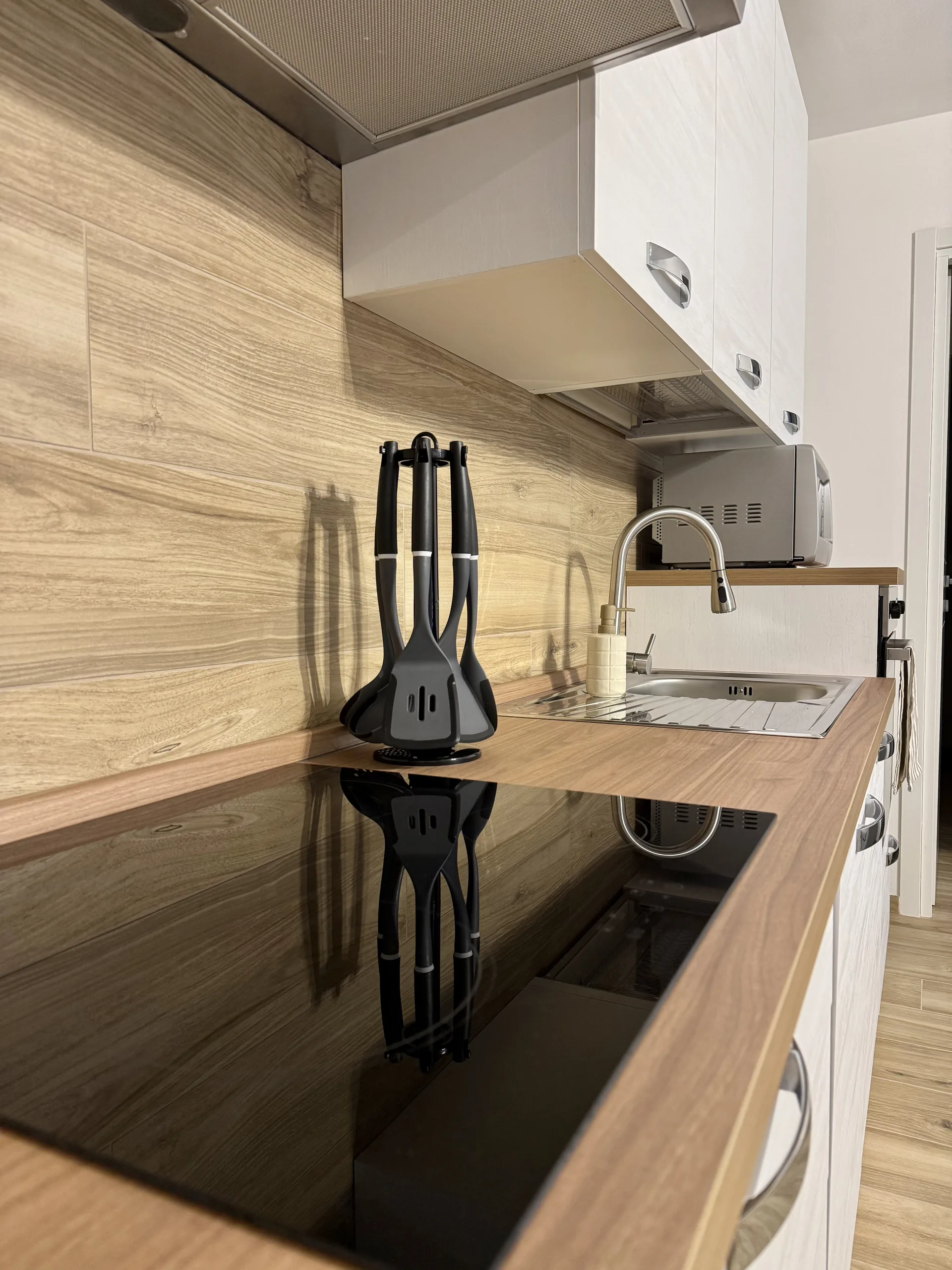 Dettagli cucina con utensili